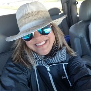 Meet your Posher, Jennifer